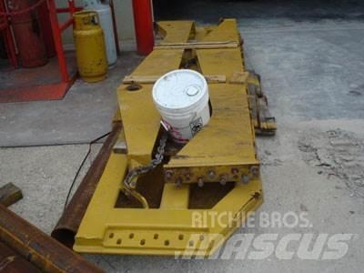 CAT 740 Tailgate Kiti naudoti statybos komponentai