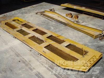 CAT 740 Tailgate Kiti naudoti statybos komponentai