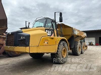 CAT 740B Karjeriniai savivarčiai