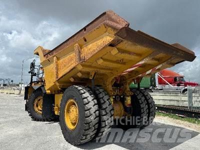 CAT 770G Atliekų išvežimo technika