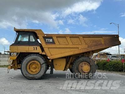 CAT 775E Atliekų išvežimo technika