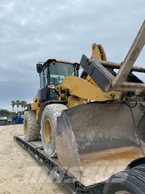 CAT 938M Naudoti ratiniai krautuvai