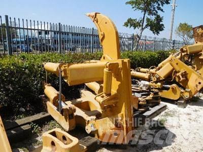CAT D8T Ripper, S/S Kiti naudoti statybos komponentai