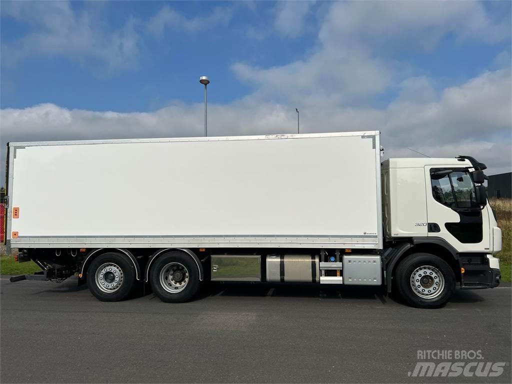 Volvo FE320 6x2*4 Sunkvežimiai su dengtu kėbulu