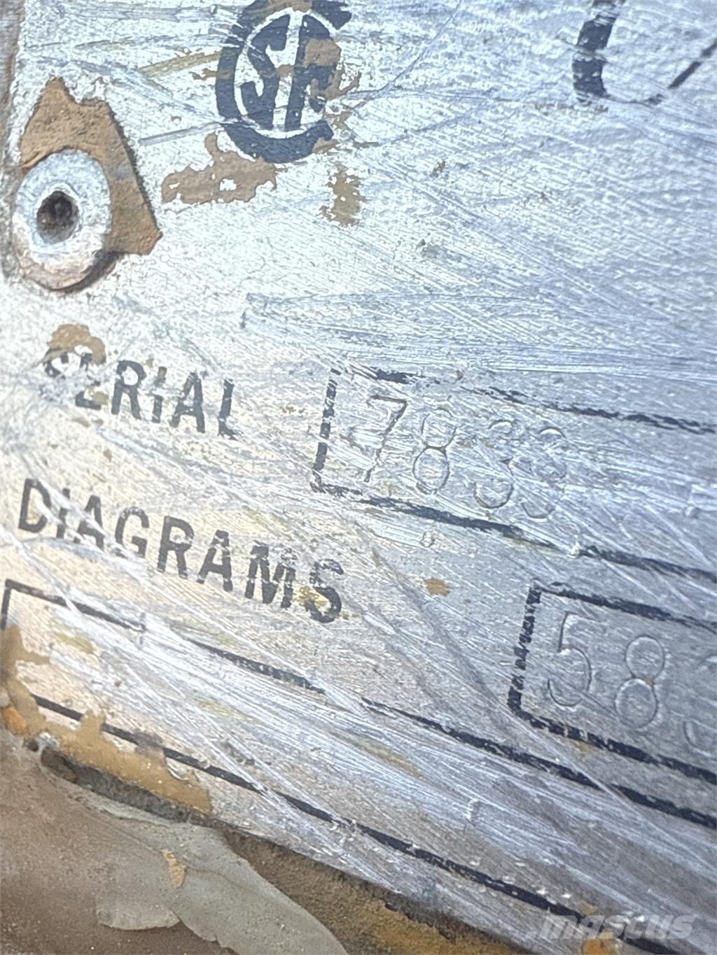 CAT D353E Statyba - Kita