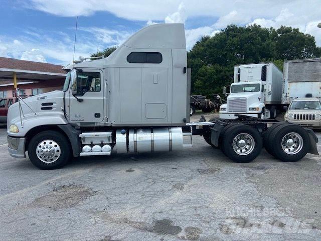 Mack CXU613 Naudoti vilkikai