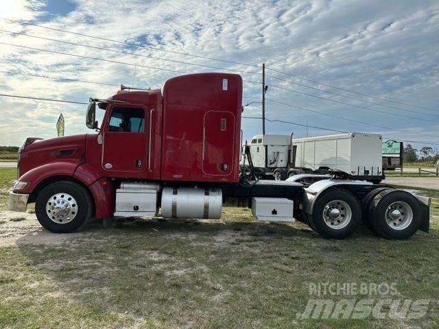 Peterbilt 384 Naudoti vilkikai