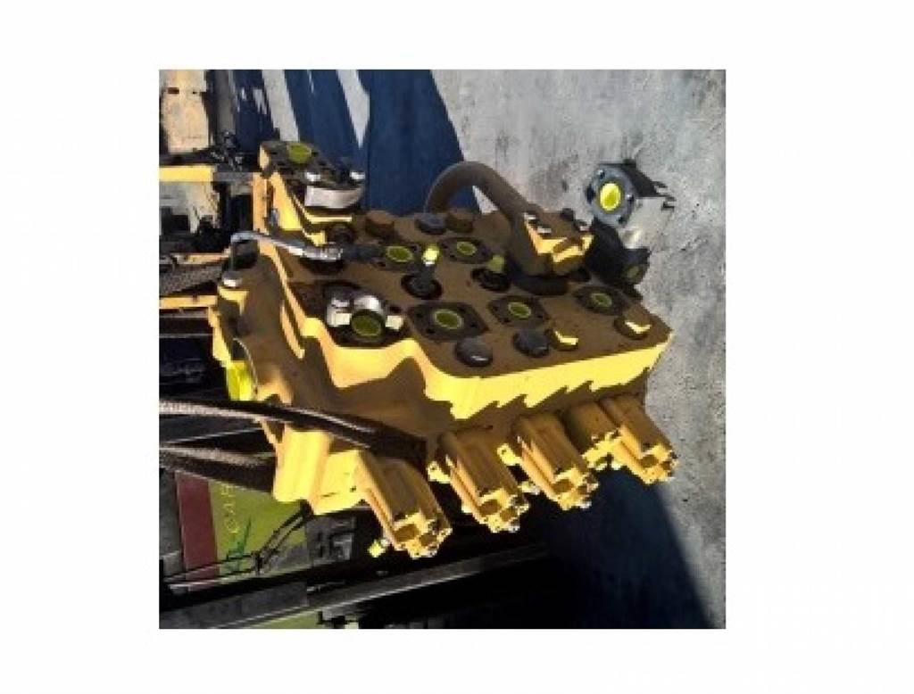 CAT 231D Statyba - Kita