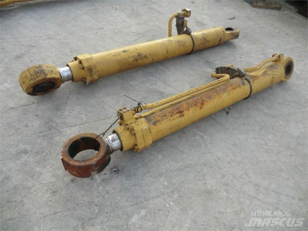 CAT 231D Statyba - Kita