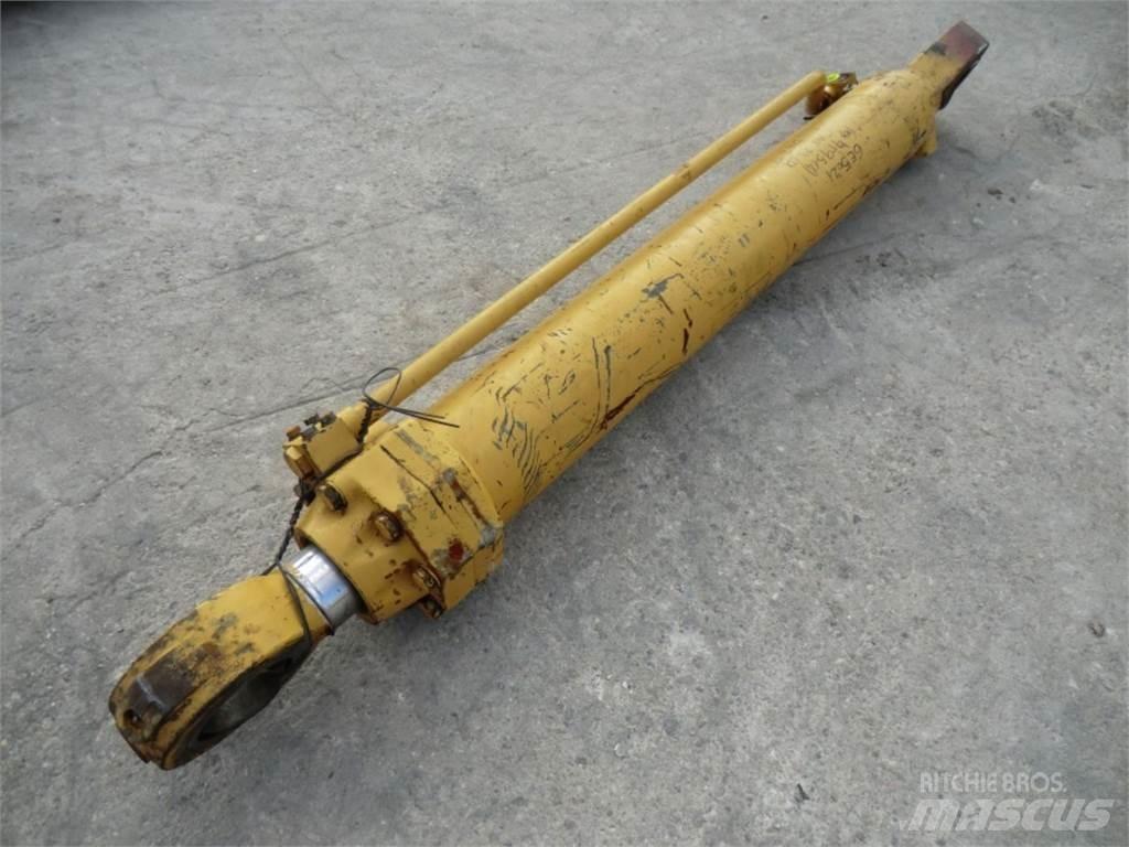 CAT 231D Statyba - Kita