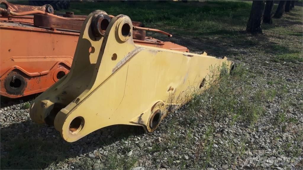CAT 231D Važiuoklė ir suspensija