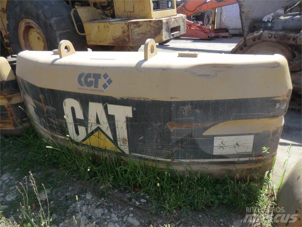 CAT 325B Važiuoklė ir suspensija