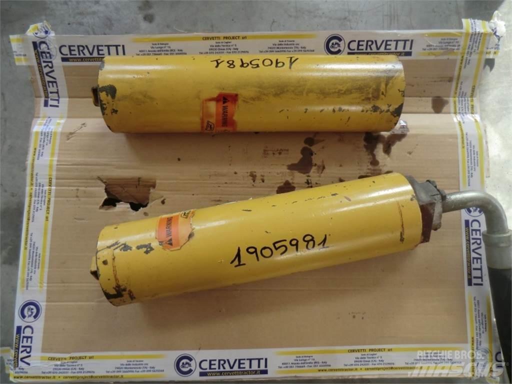CAT 735 Statyba - Kita