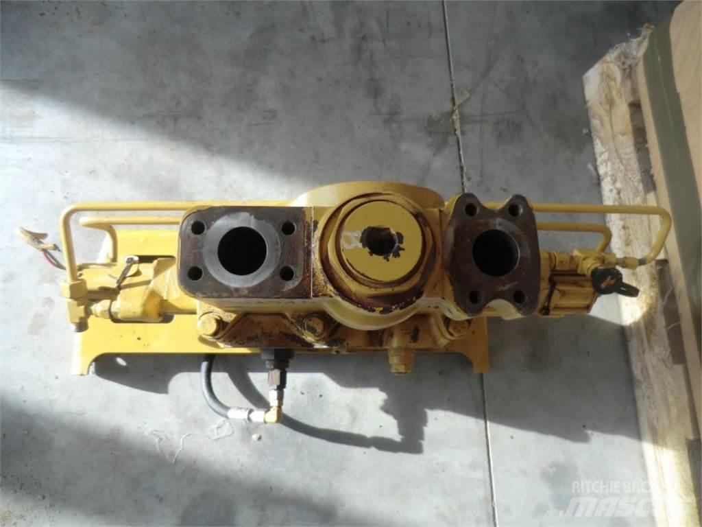 CAT 735 Statyba - Kita