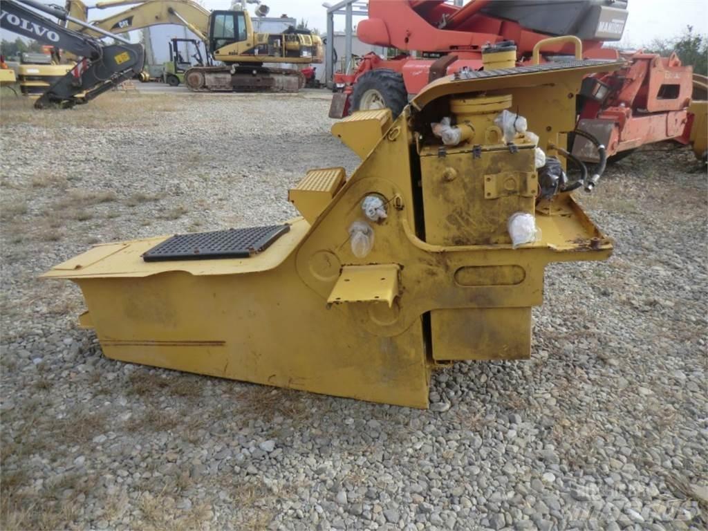 CAT 735 Važiuoklė ir suspensija