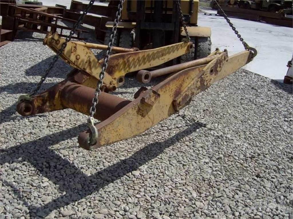 CAT 910 Važiuoklė ir suspensija