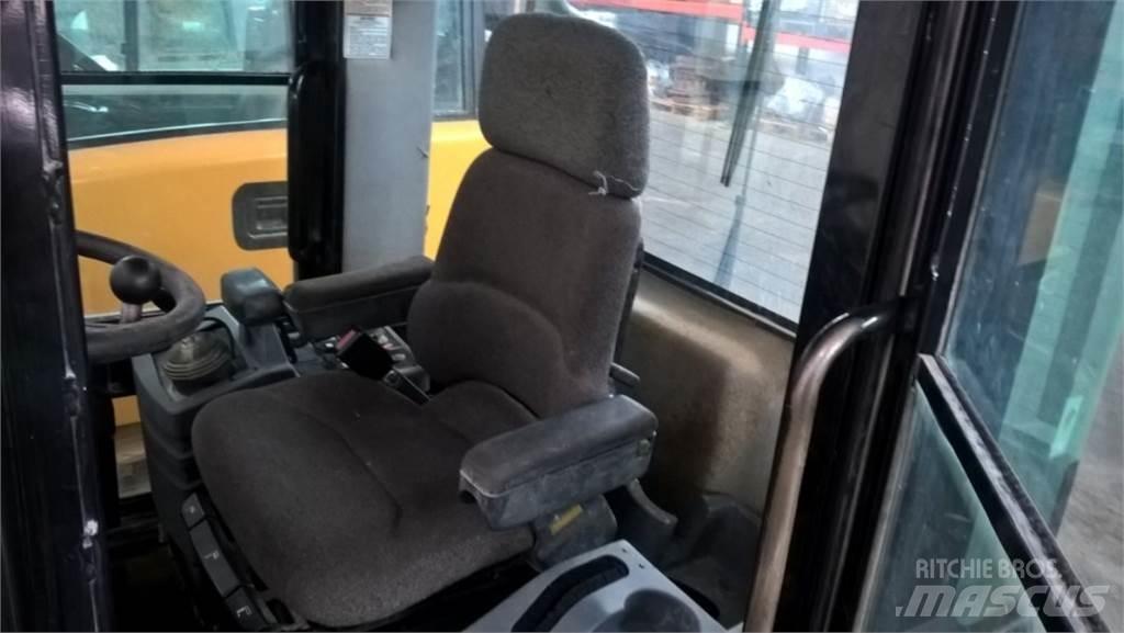 CAT 928G Važiuoklė ir suspensija