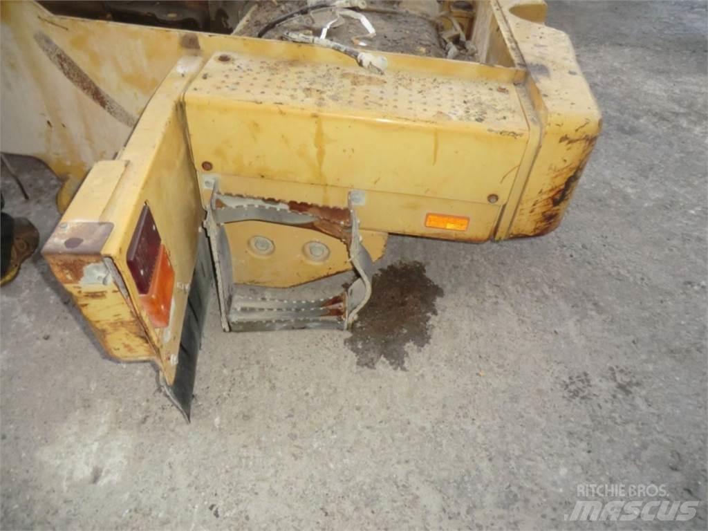 CAT 928G Važiuoklė ir suspensija
