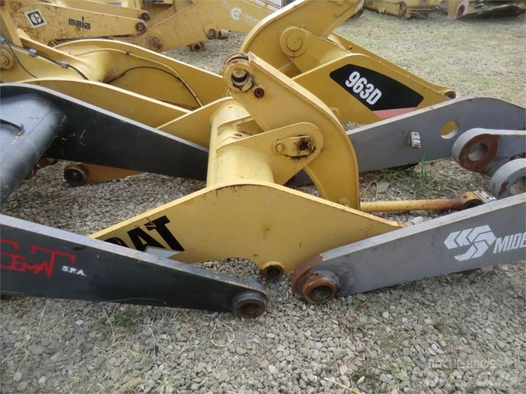 CAT 943 Važiuoklė ir suspensija