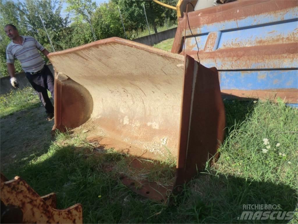 CAT 953C Statyba - Kita