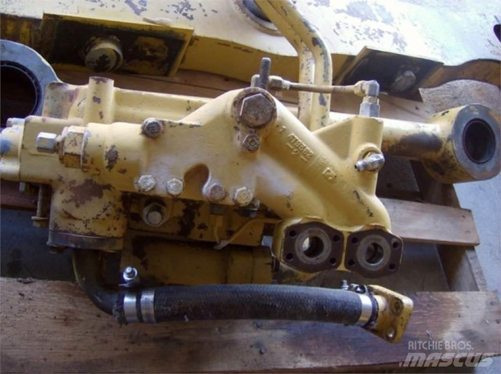 CAT 963 Statyba - Kita