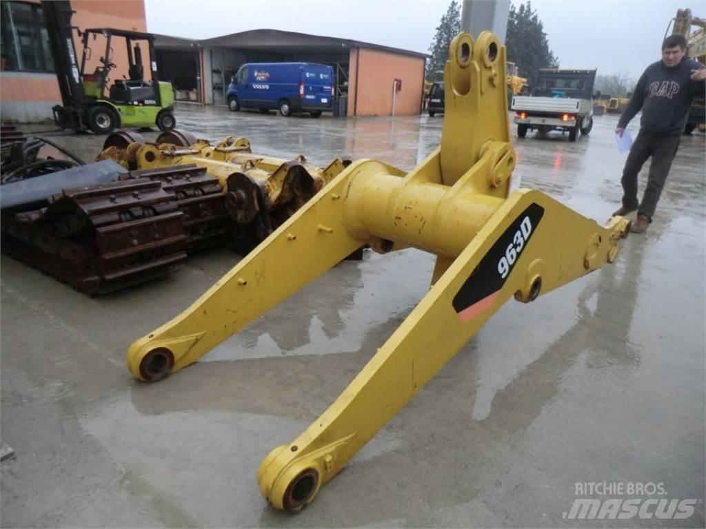 CAT 963D Važiuoklė ir suspensija