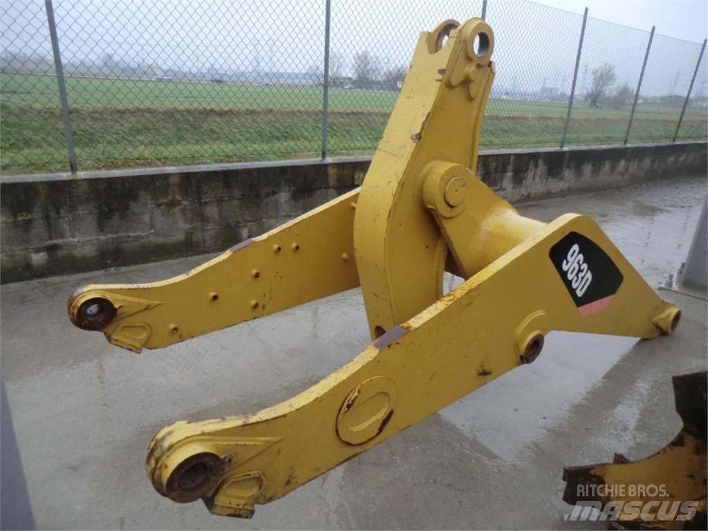CAT 963D Važiuoklė ir suspensija