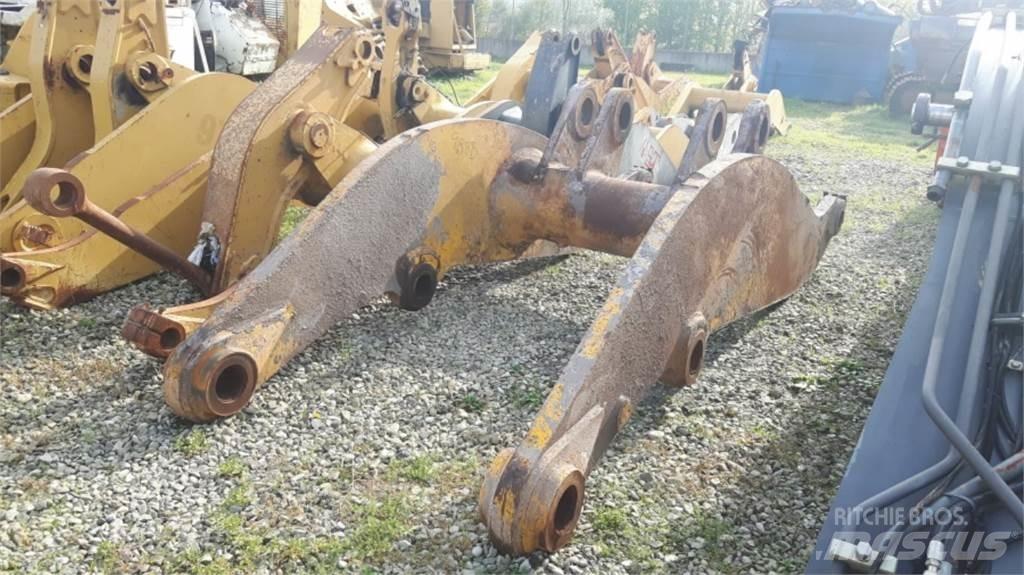 CAT 988B Važiuoklė ir suspensija