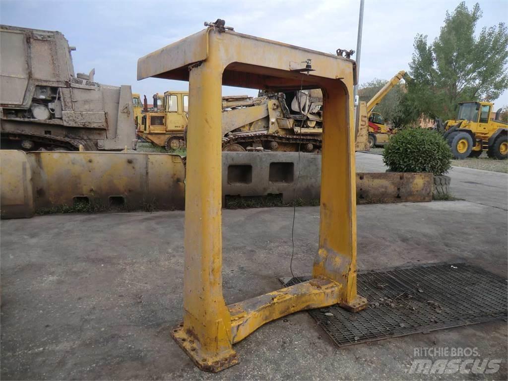 CAT 988B Važiuoklė ir suspensija