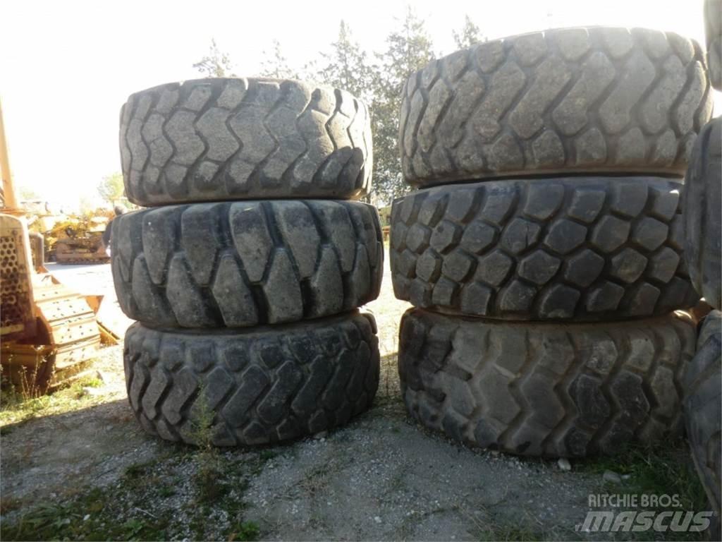 CAT 988G Statyba - Kita