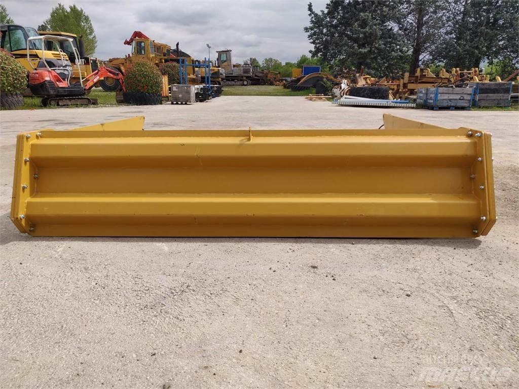 CAT 988G Statyba - Kita