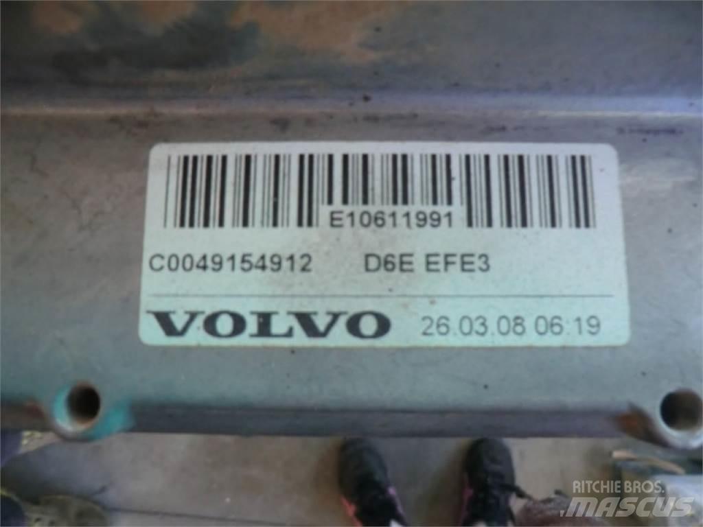 CAT 988H Važiuoklė ir suspensija