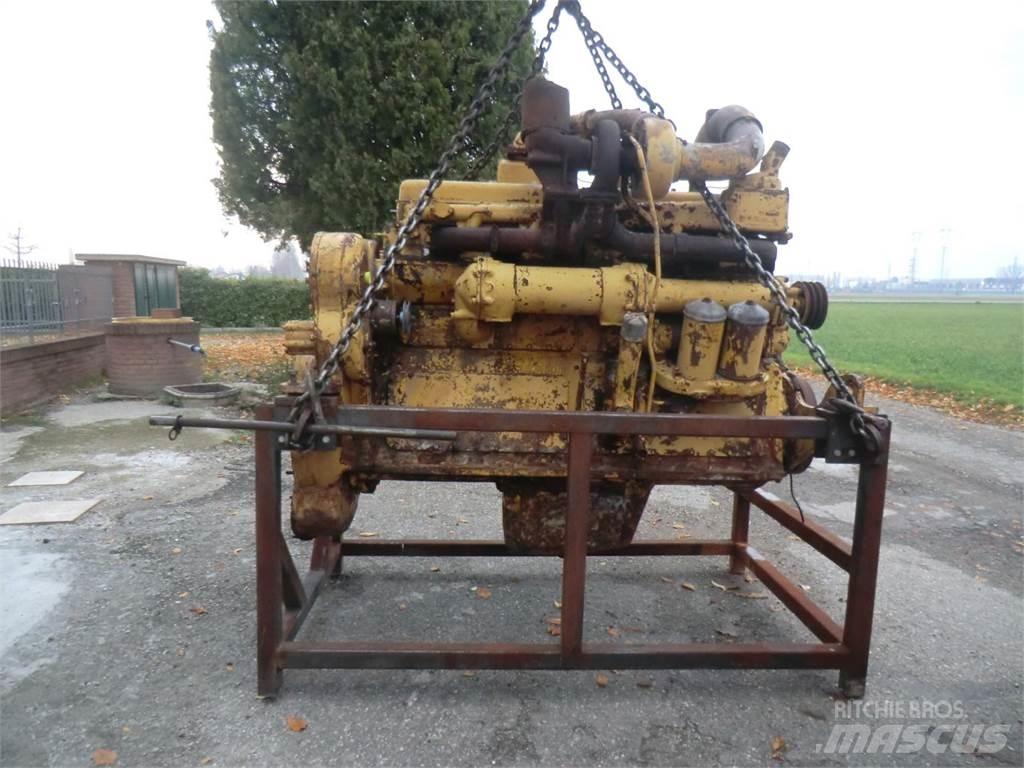 CAT D353 Varikliai