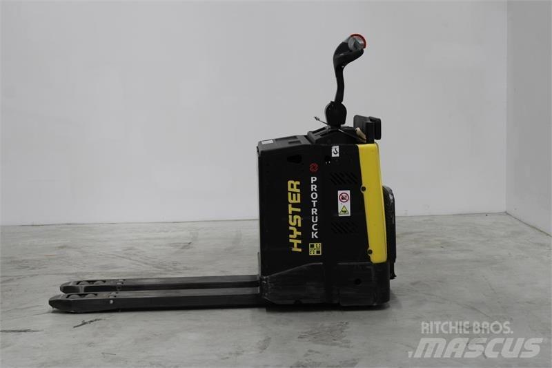 Hyster P2.0S Žemų aukščių keltuvai su platforma