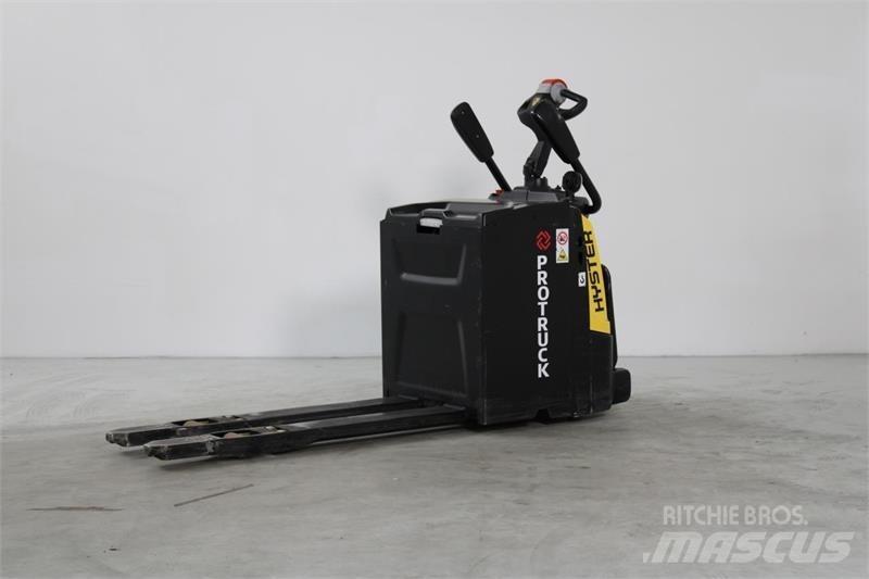 Hyster P2.0S Žemų aukščių keltuvai su platforma