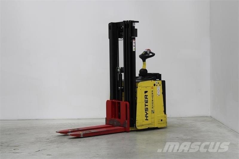 Hyster P2.0S Žemų aukščių keltuvai su platforma