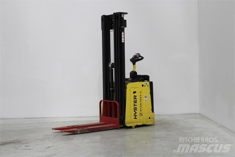 Hyster S1.5S Savaeigiai rietuvai