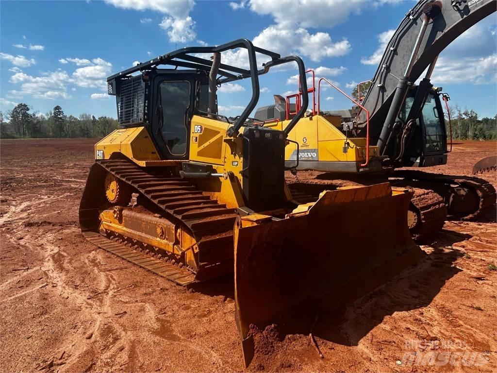 CAT D5 Vikšriniai buldozeriai