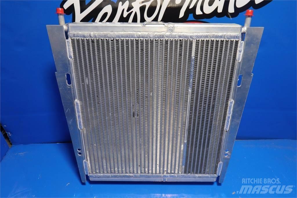 CASE 580L Radiatoriai
