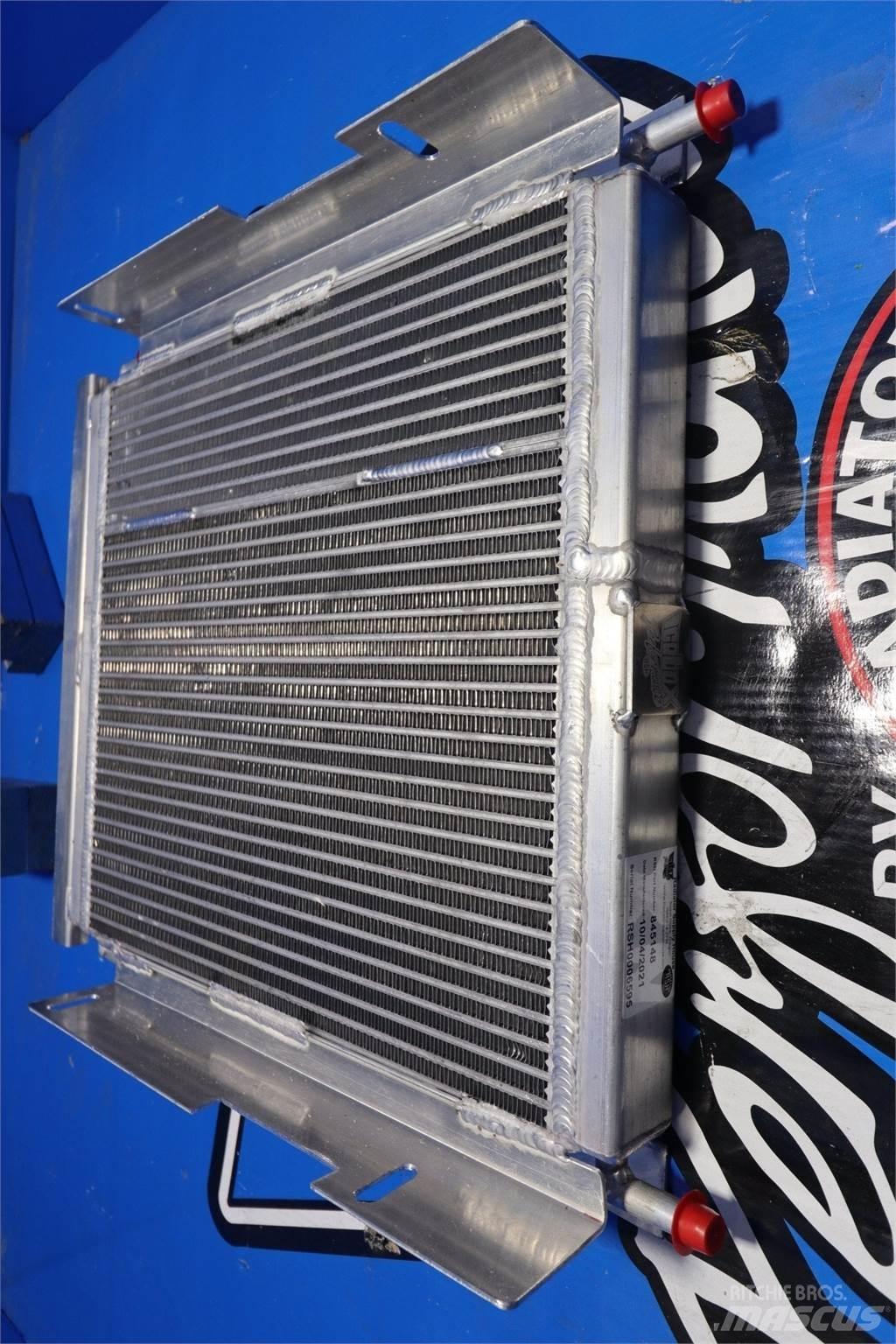 CASE 580L Radiatoriai