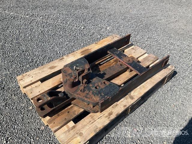  Hitch Kiti naudoti traktorių priedai