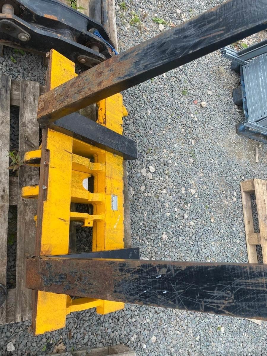 JCB  Teleskopiniai krautuvai žemės ūkiui
