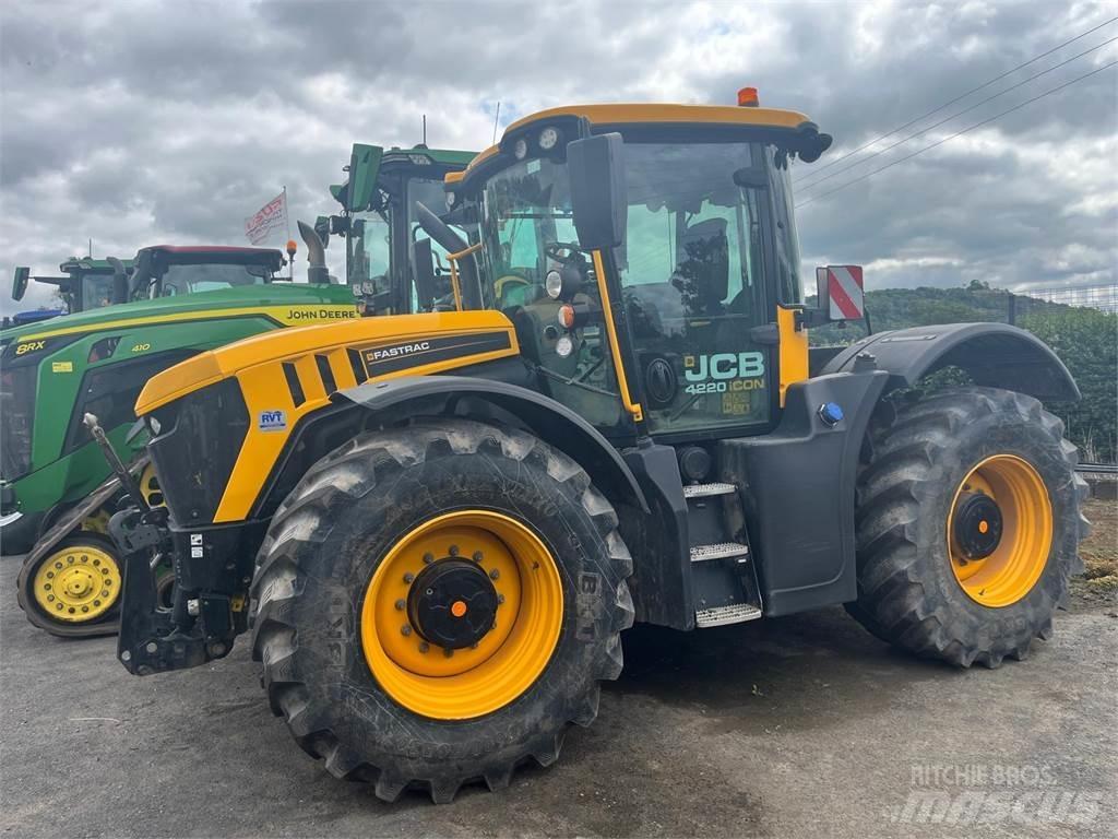 JCB 4220 Kiti galvijų priežiūros įrengimai