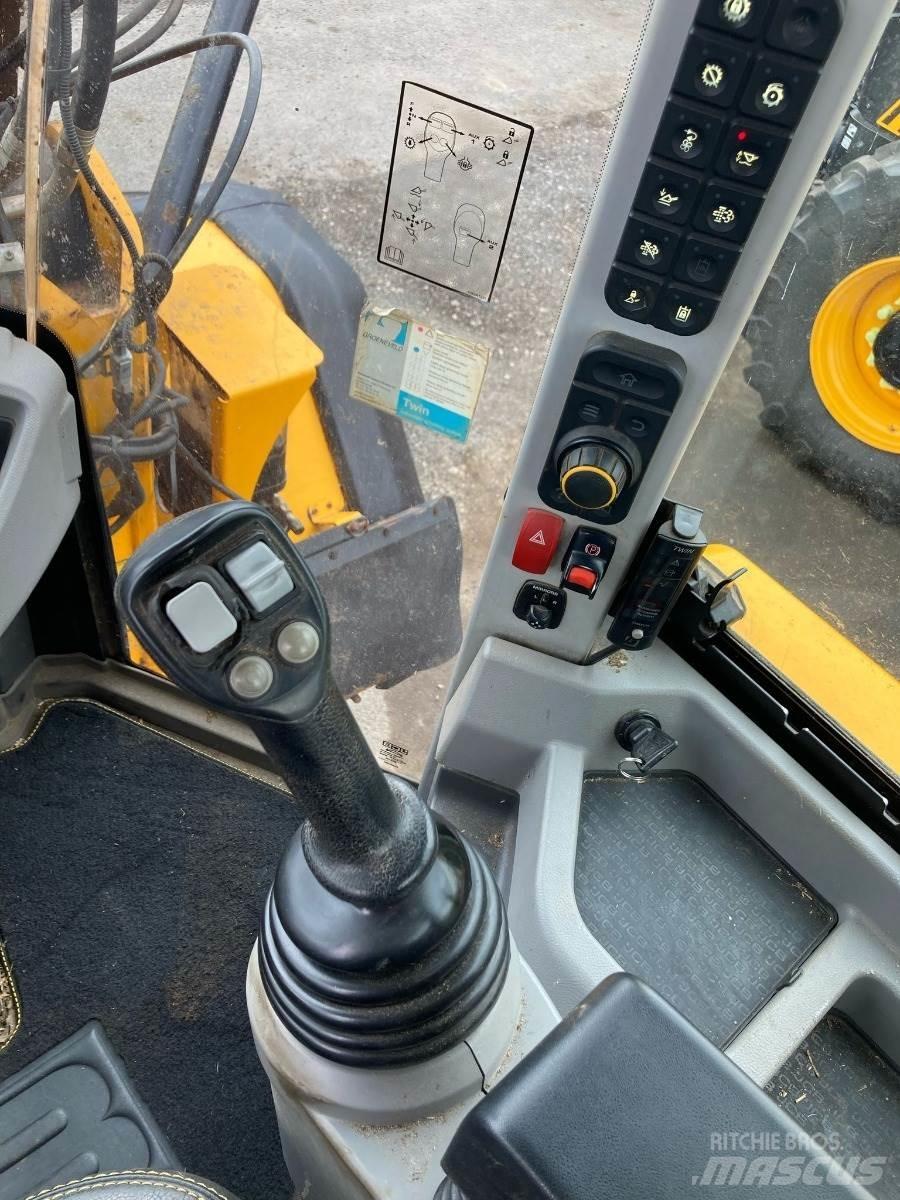 JCB 435S Teleskopiniai krautuvai žemės ūkiui