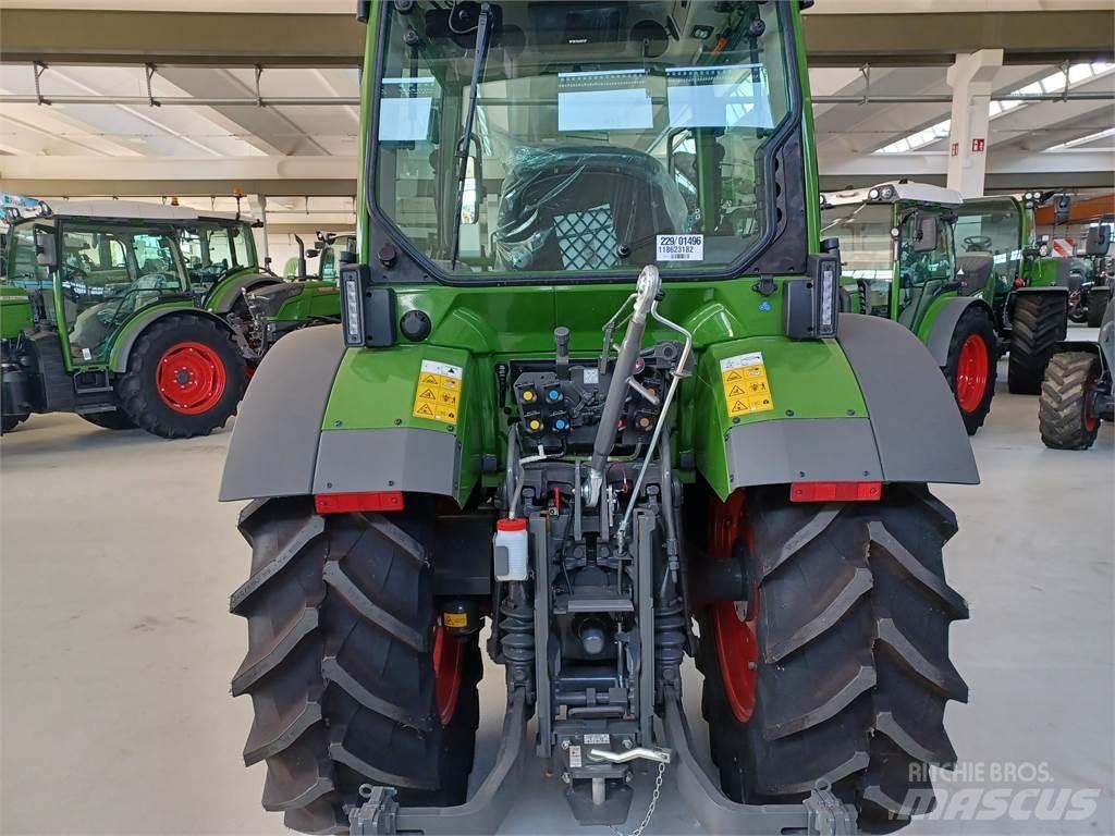 Fendt 211F Traktoriai
