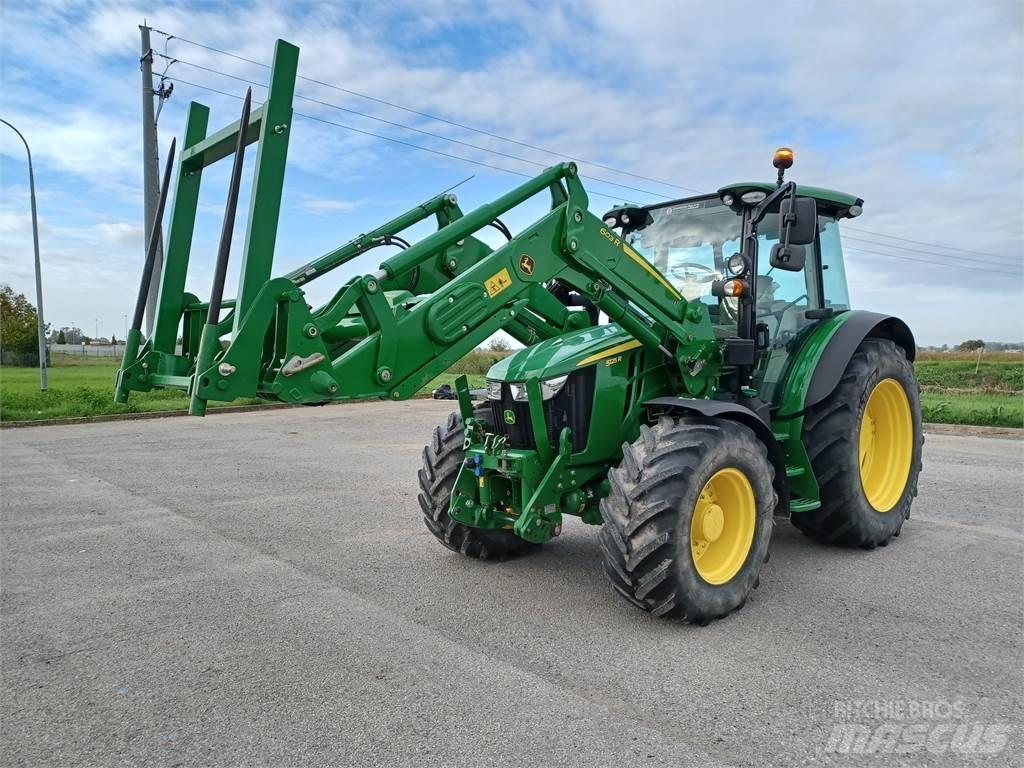 John Deere 5125R Traktoriai