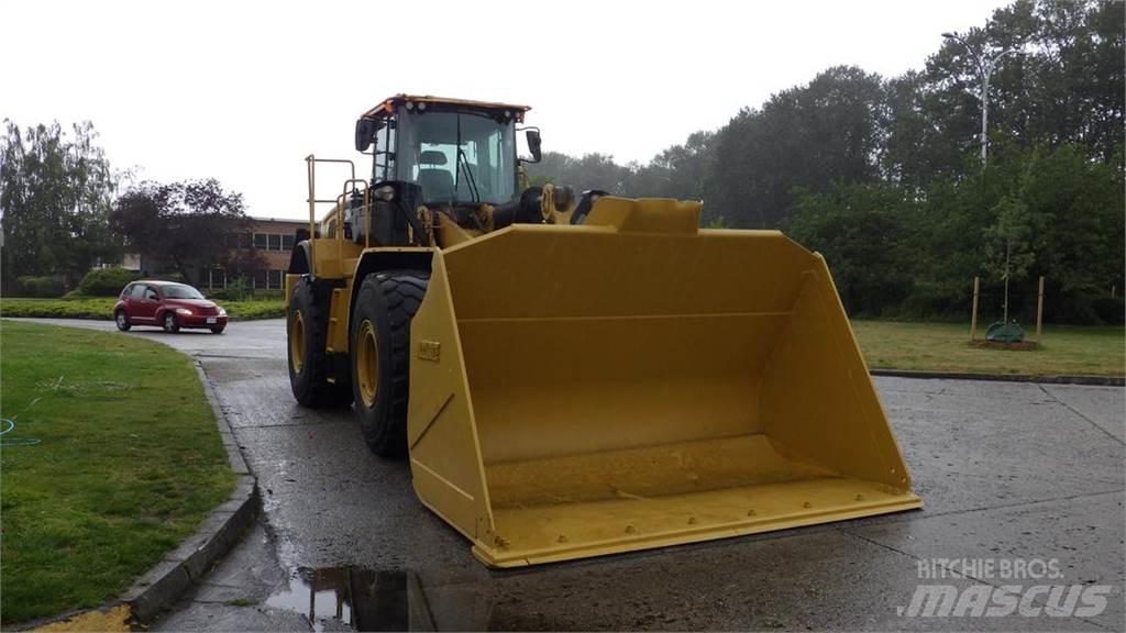CAT 972M XE Vikšriniai ekskavatoriai