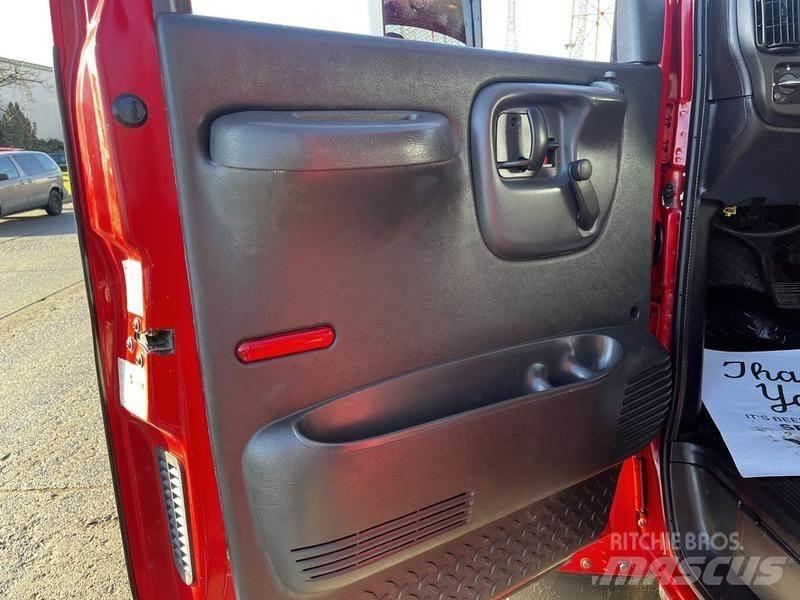 Chevrolet C4C042 Sniego peiliai ir valytuvai