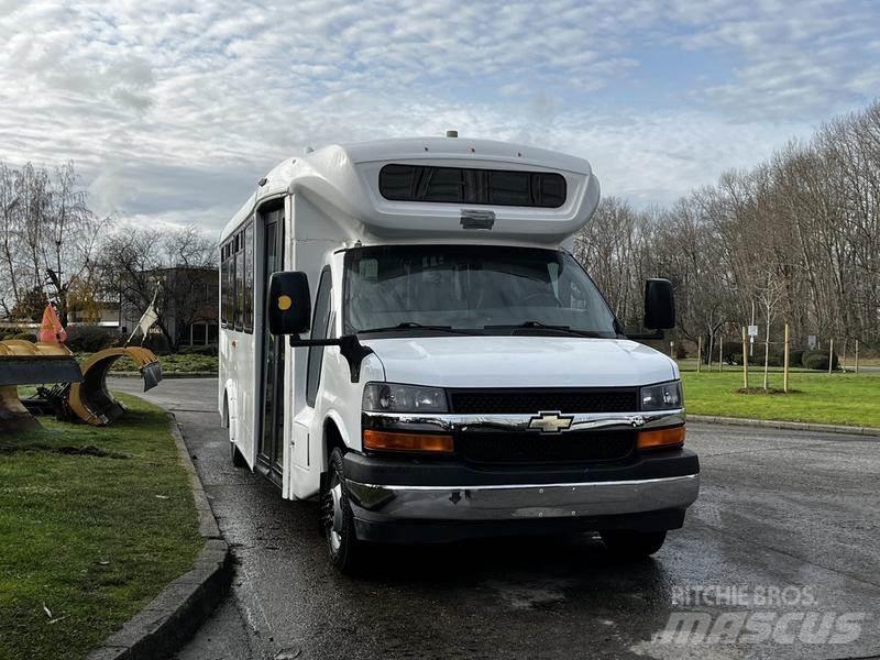 Chevrolet Express Mikroautobusai
