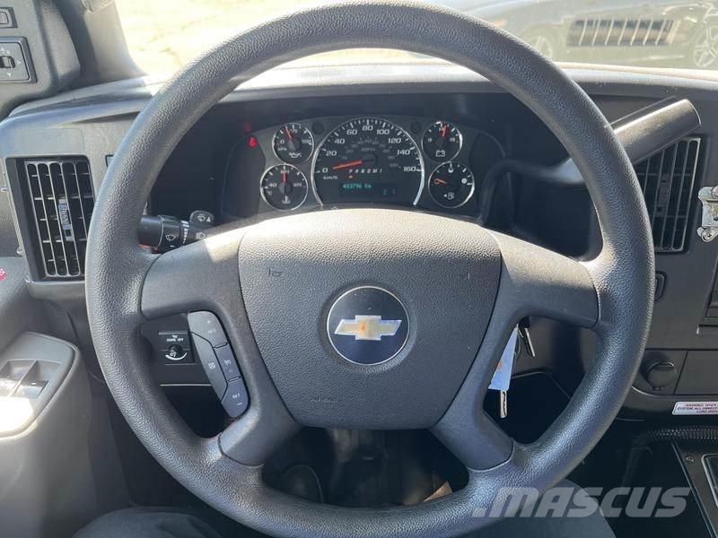 Chevrolet Express Mikroautobusai